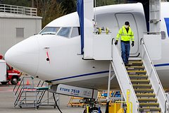 В Европе приостановили эксплуатацию Boeing 737 MAX 9 после инцидента