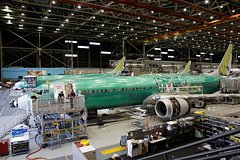 Власти США распорядились о немедленной проверке самолетов Boeing 737 MAX 9