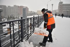 Дворник оказался самой дефицитной специальностью в России