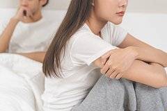 Люди стали реже заниматься сексом