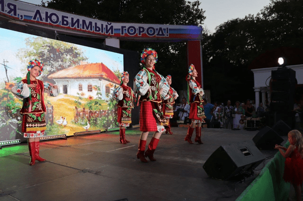 Праздник урожая и дружбы: Крым отмечает девятый фестиваль "Обжинки"