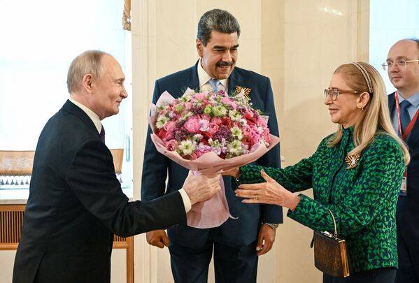 Путину – 73: самые яркие фото президента России