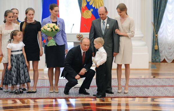 Путину – 73: самые яркие фото президента России