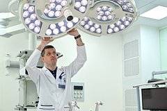 Самыми довольными своей работой в России оказались врачи