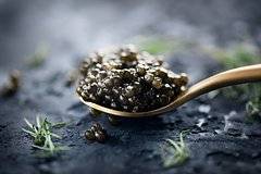 Россиян предостерегли от покупки дешевой красной икры