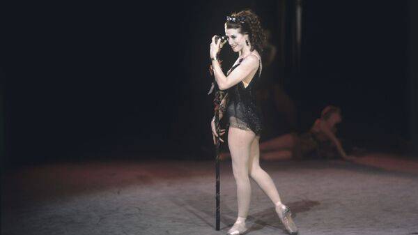 В начале был жест: 100 лет Плисецкой