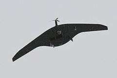 Украинские беспилотники атаковали Рязань. Их целью стал нефтеперерабатывающий завод. Один из дронов врезался в многоэтажный дом