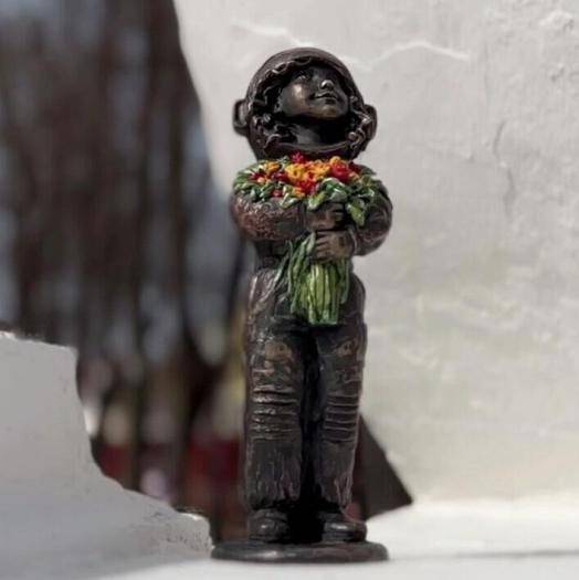 Космонавтик Тая