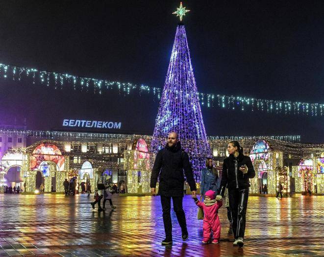Предновогоднее украшение Минска