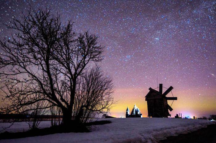 Ветряная мельница с острова Волкостров на Онежском озере