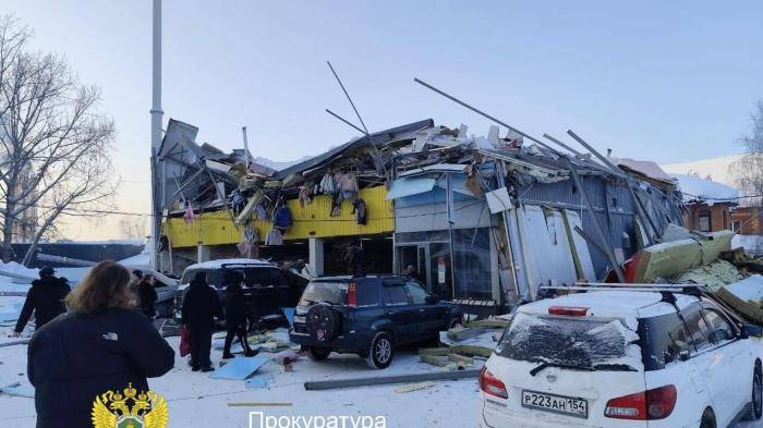 На месте обрушения части здания в Первомайском районе Новосибирска