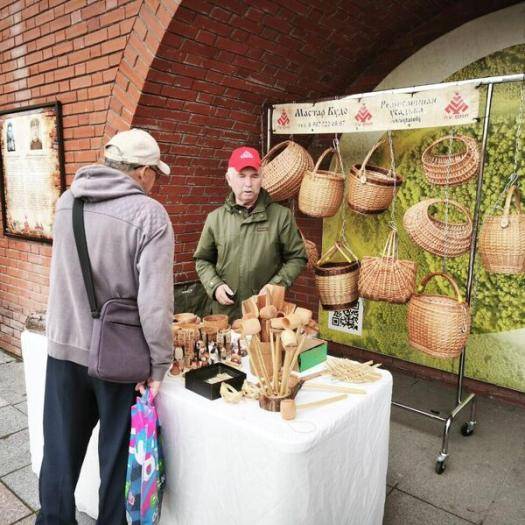 На ярмарке гости покупали ремесленные сувениры и утварь