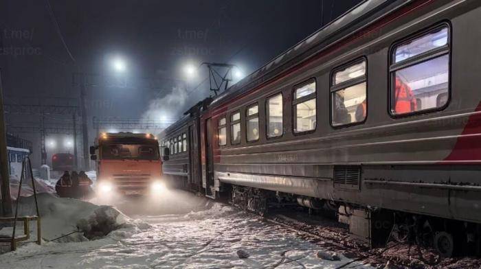 Последствия схода с рельсов вагона пригородного поезда на станции Новосибирск-Главный Западно-Сибирской железной дороги. 18 января 2026