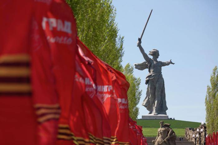 Монумент Родина-мать зовет! на Мамаевом кургане в Волгограде