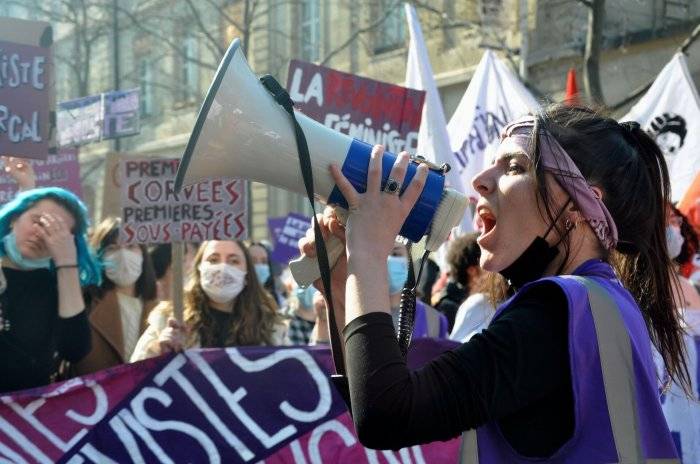 Демонстрация, посвященная Международному женскому дню в Париже