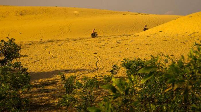 Велосипедисты в пригороде Дананга