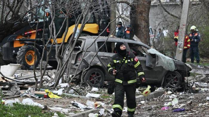 Последствия взрыва в жилом доме в Севастополе