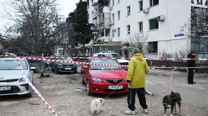 Последствия взрыва в жилом доме в Севастополе