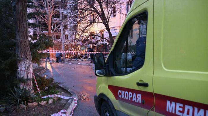 Последствия взрыва в жилом доме в Севастополе