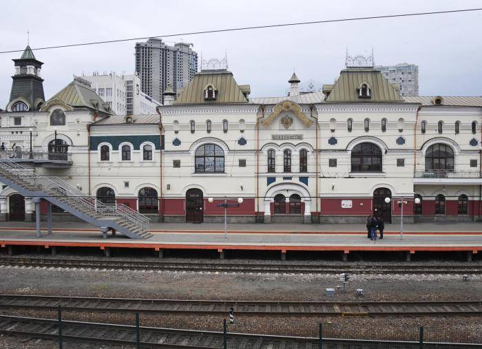 Здание Железнодорожного вокзала Владивостока