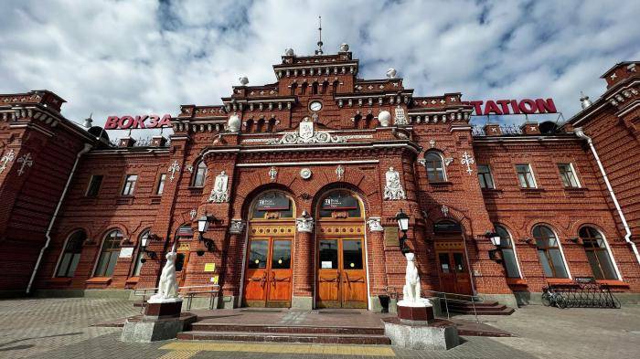 Здание железнодорожного вокзала Казани