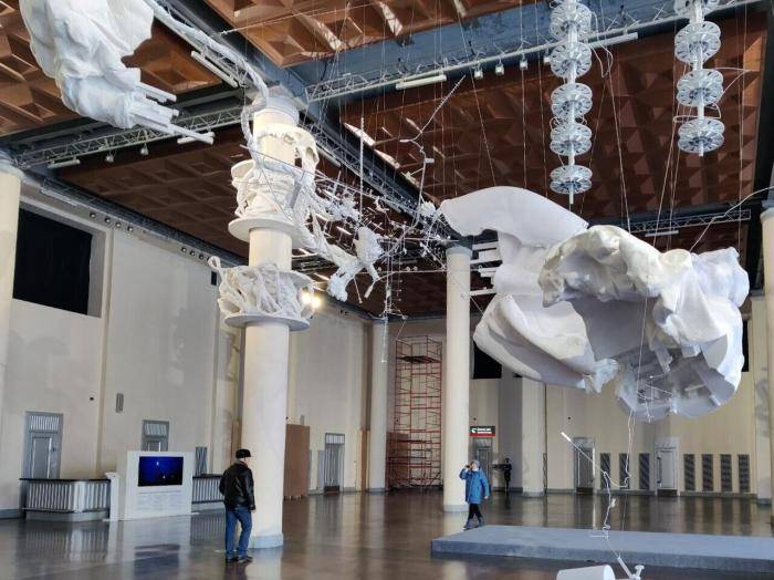 Вокзал в Иваново. Монументальная инсталляция Дмитрия Каварги Ивановское вещество