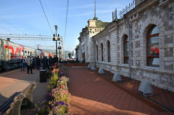 Вокзальный комплекс Слюдянка Кругобайкальской железной дороги (КБЖД) 