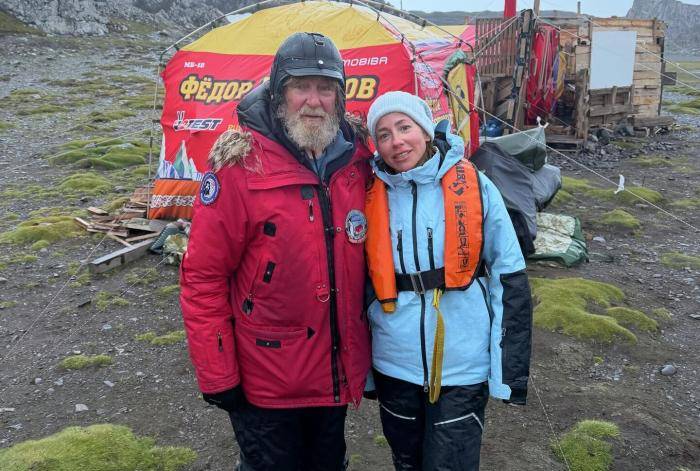 Юлия Барановская и Федор Конюхов на острове Ливингстон в Антарктике