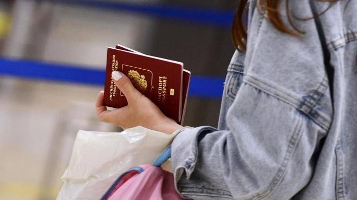 Девушка в аэропорту