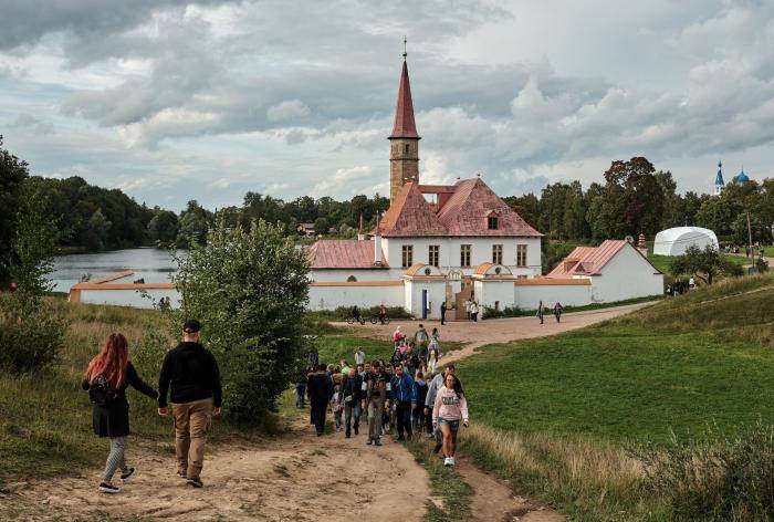 Приоратский парк города Гатчина под Санкт-Петербургом