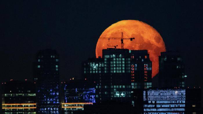 Полнолуние в Москве