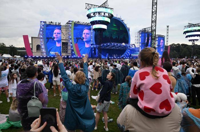Зрители на фестивале VK Fest 2025 в Москве