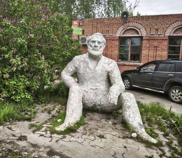 Рязанская область. Памятник Хэмингуэю