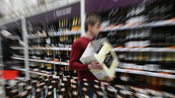 Продажа алкоголя в московском супермаркете