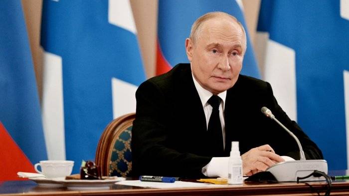 Президент РФ, верховный главнокомандующий ВС РФ Владимир Путин