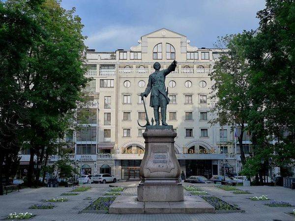 Воронеж, Петровский сквер