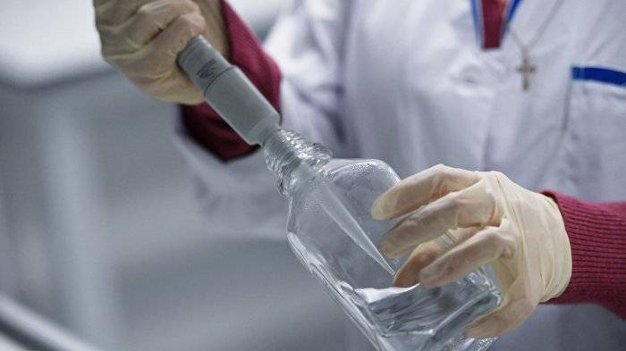 Сотрудник лаборатории