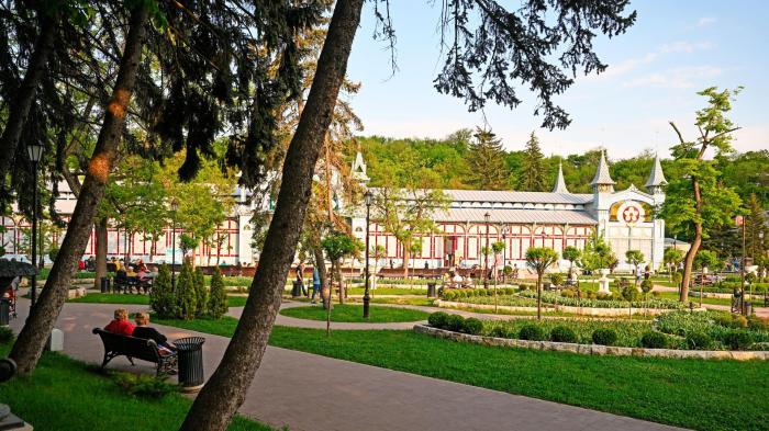 Парк Цветник и Лермонтовская галерея в Пятигорске