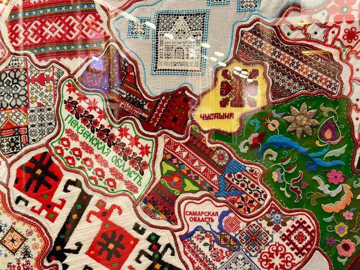 Вышитая карта России