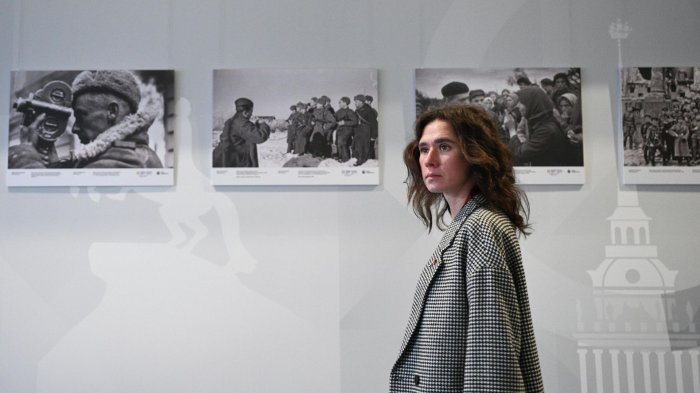 Фотовыставка, посвященная 85-летию Совинформбюро