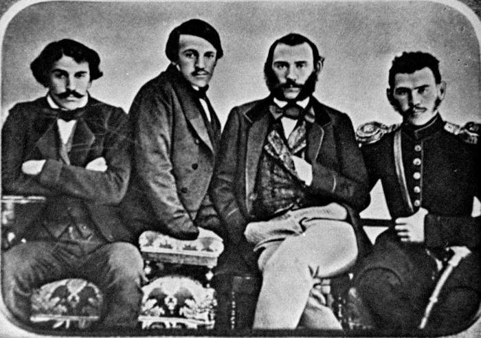 Лев Николаевич Толстой с братьями Дмитрием, Николаем, Сергеем. 1854 год. Дагерротип. Репродукция.