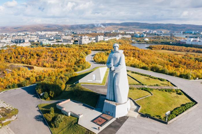 Монумент Защитникам Советского Заполярья в годы Великой Отечественной войны, известный в народе как Алеша