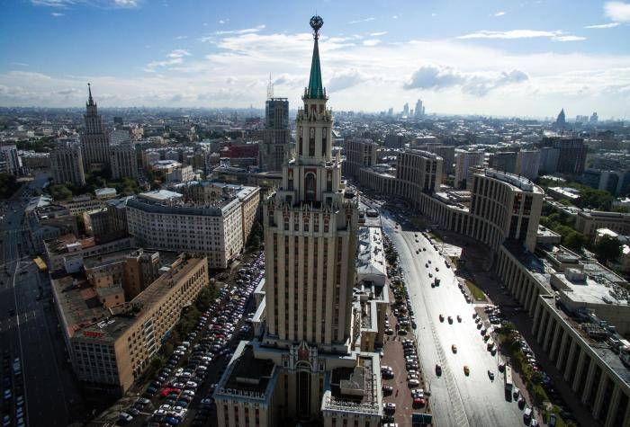 Гостиница Hilton Moscow Leningradskaya Hotel у Комсомольской площади в Москве
