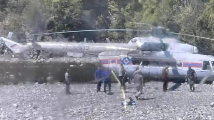 Вертолет совершил жесткую посадку в Сочи